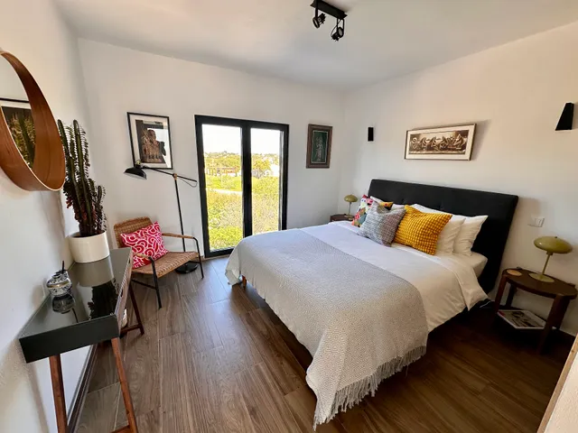 Vila A Beira Do Vale