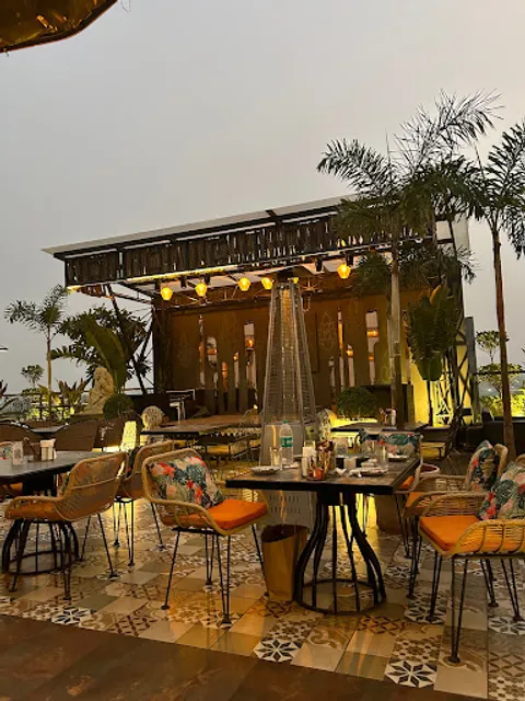 HOKU Luxury Cocktails & Cuisine