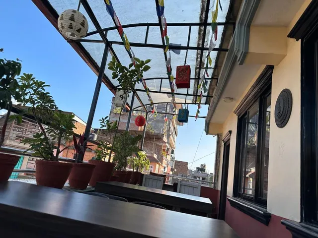 Bed And Pillow Hostel