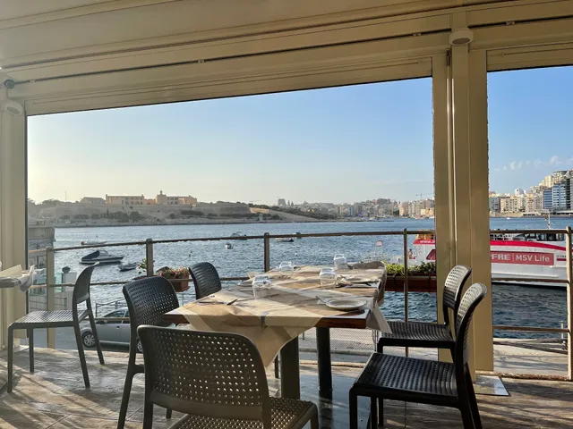 Cockney’s Valletta Restaurant