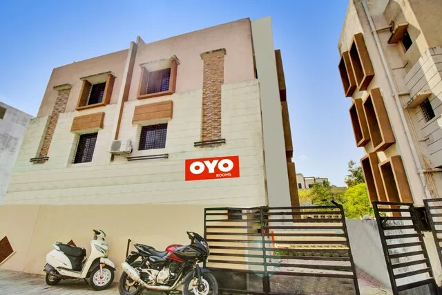 OYO Flagship N S Villa