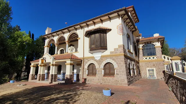 Cabañas del Quijote - Pueblo Encanto