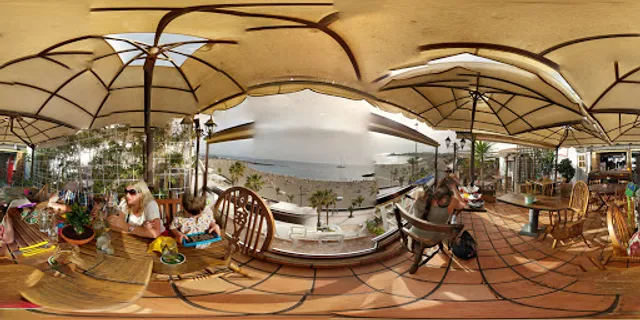 Lucky 7's Bar & Burger Joint.