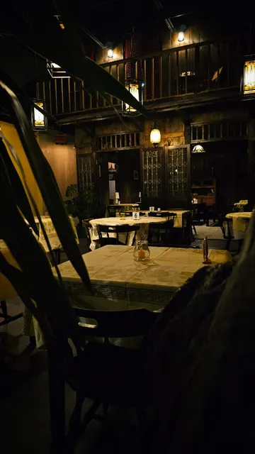 Cái Gạc-Măng-Rê Restaurant (Le Garde Manger Restaurant)