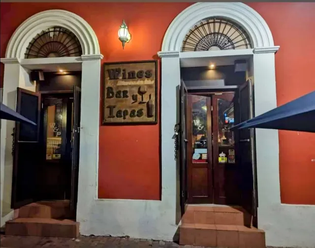 Wines Bar & Tapas Restaurante. Cabo Rojo.