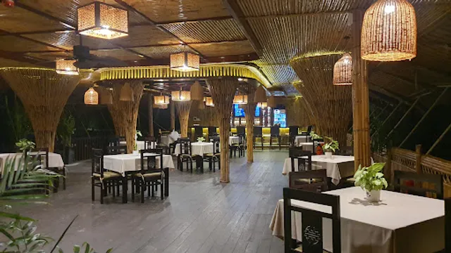 Coco River Restaurant & Bar