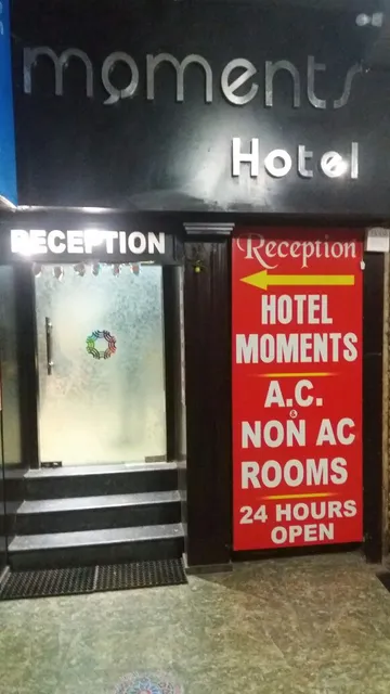 OYO 7864 Moments Hotel