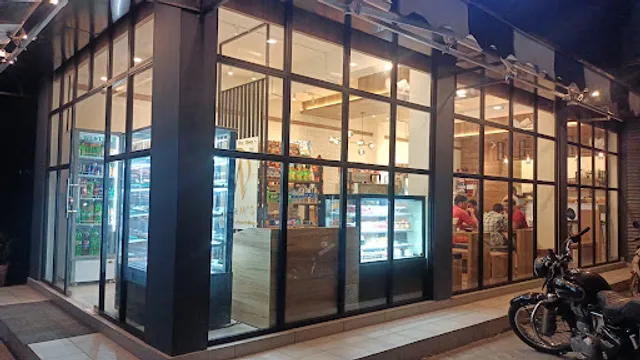 Maam's bakes and coffee