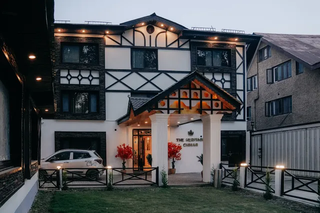 Best Hotel in Srinagar - The Heritage Chinar Kashmir