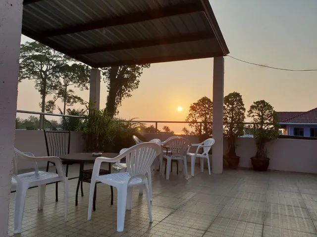 Sairee Center Guesthouse