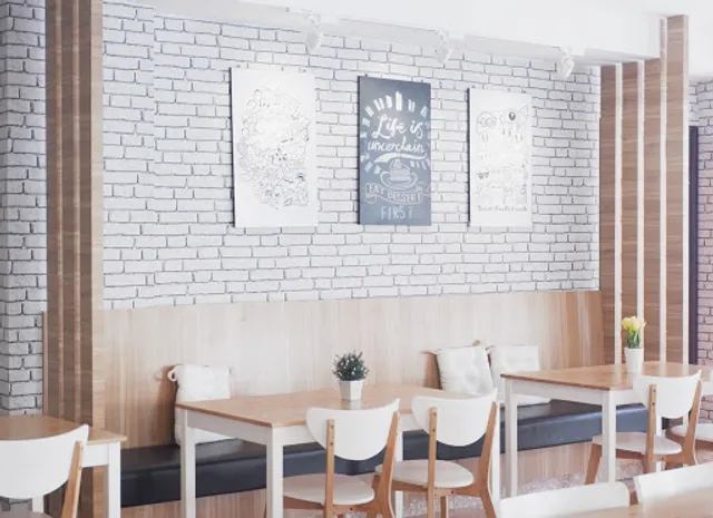 Biscotti Cakery & Coffee