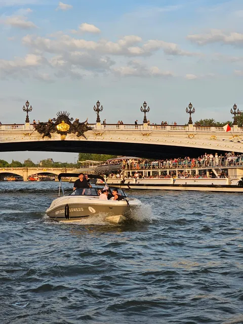 Happy Cruise in Paris - Croisière privée sur la Seine