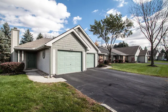 Water's Edge Luxury Apartments