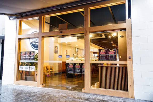 Uroko sushi on train