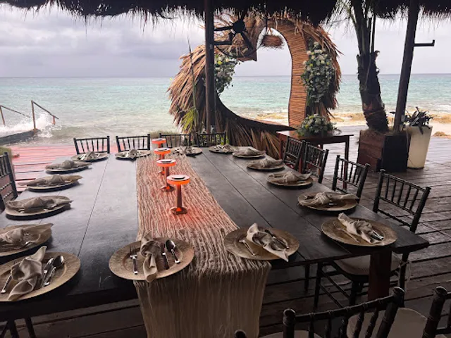 Hemingway Restaurant Beach & Nightclub Cozumel