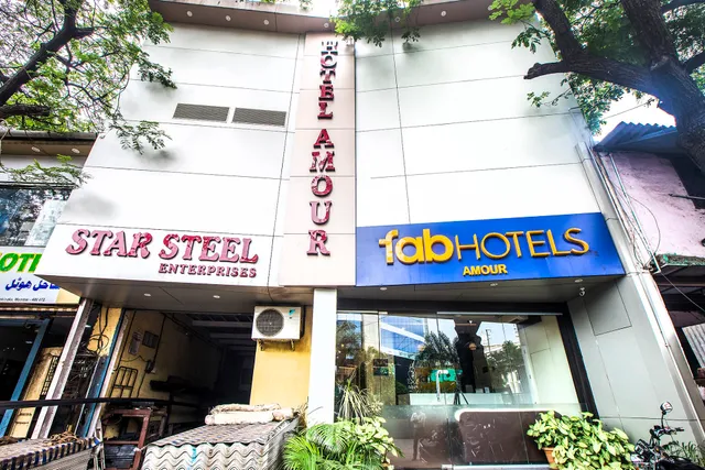 FabHotel Amour - Hotel in Andheri East, Near Mumbai Airport , Mumbai