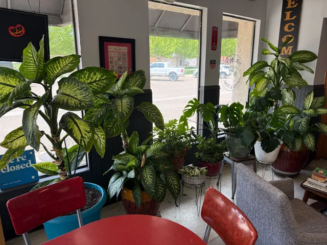 Mr. Bee's Coffee & Teas