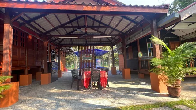 Teratak Dusun Tok Anjang Homestay