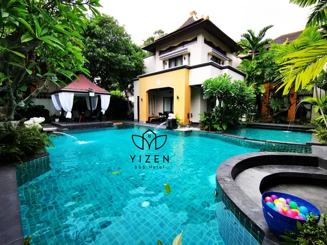 Pattaya Tropical 5-Bedroom Duplex Pool Villa (#4) by Yizen