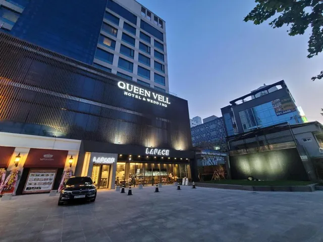 Queen Vell Hotel