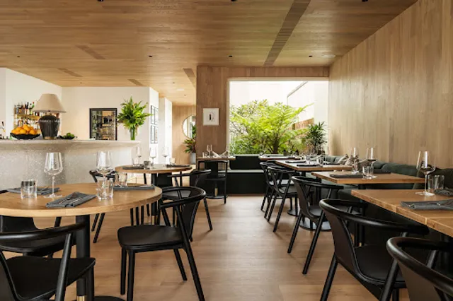 Rodd & Gunn The Lodge, James St