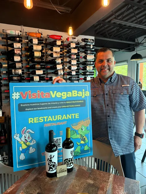 Corre Caminos Wine and Coffee