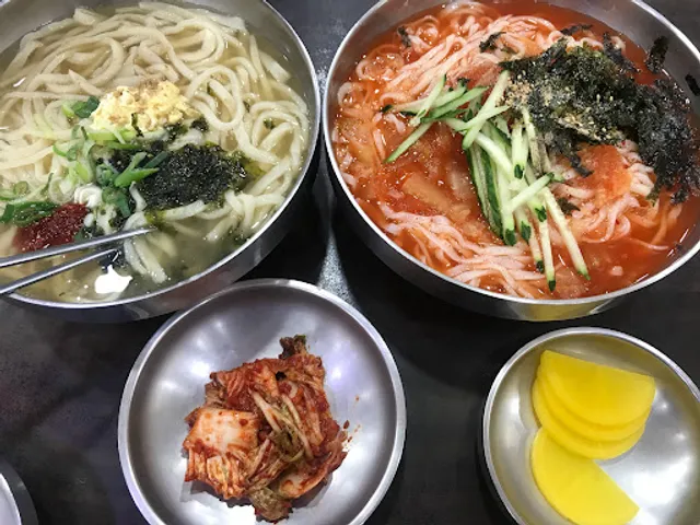 30년 전통 소문난 손 칼국수