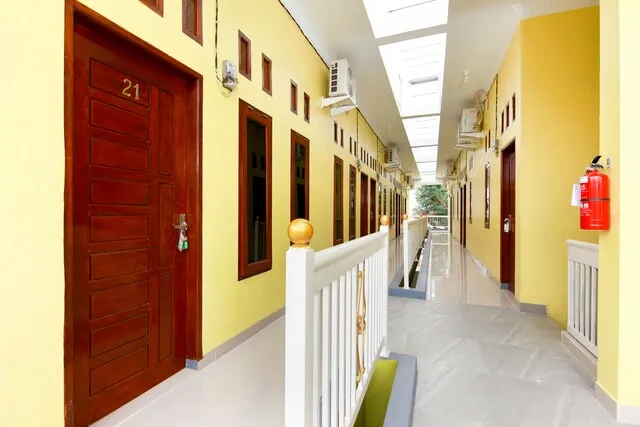 OYO 1235 Tona Residence