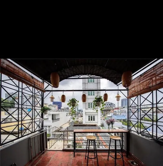 The Like Hostel and Cafe