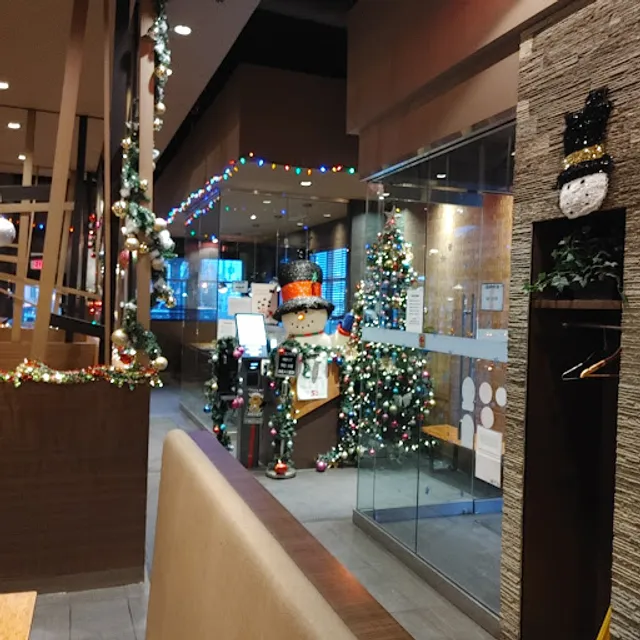 Makimono Sushi Bar & Restaurant