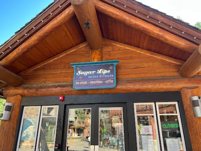 Sugar Lips Mini Donuts