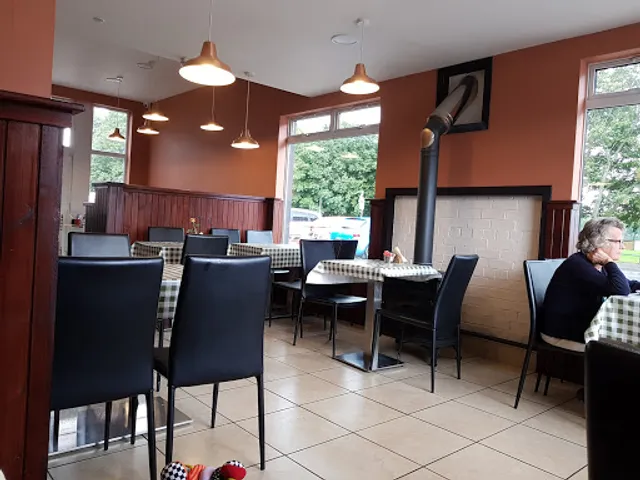 Lizzy’s lounge forfar