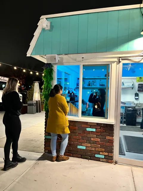 MoonRise Garden Bar & Food Trucks