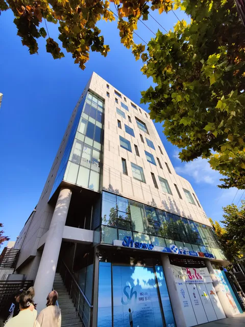 KQ entertainment 2nd building