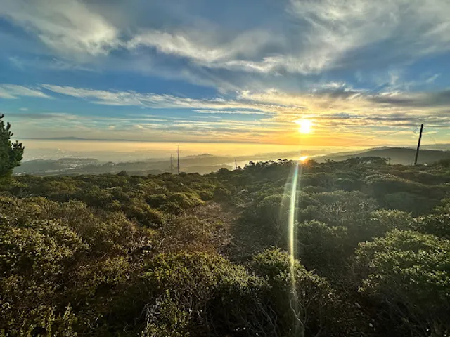 Sweeney Ridge Trailhead
