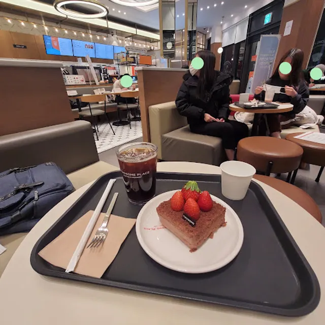 투썸플레이스 아산신용화점