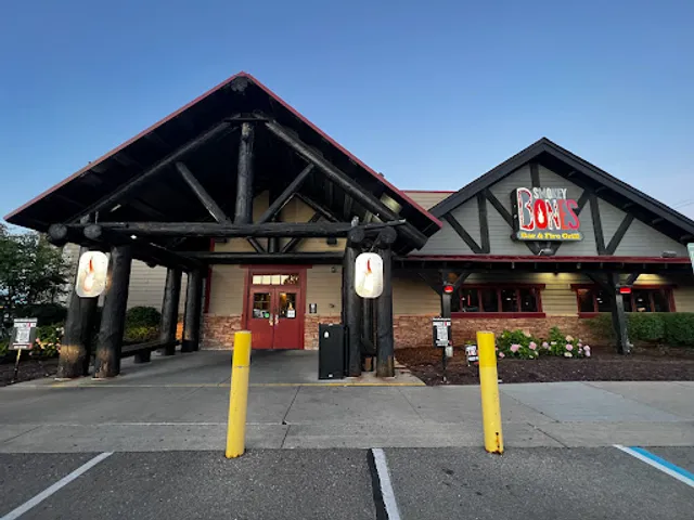 Smokey Bones Lansing