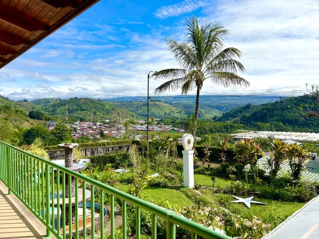 Hotel Tapanti Media de Orosi