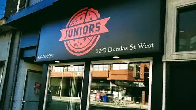 Juniors Pizzeria