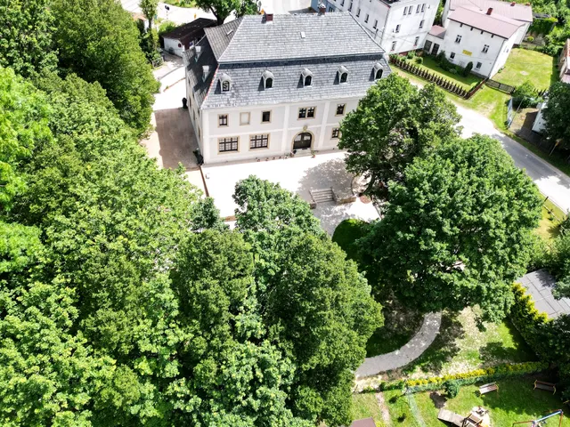 Dwór w Sędzisławiu