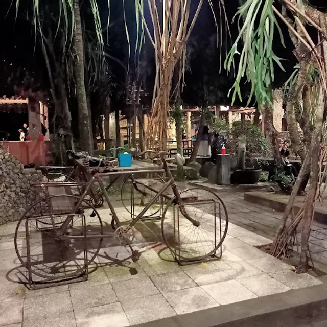 Waroeng Pohon Omah Sawah