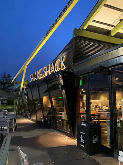 Shake Shack KOP - Outside of Mall