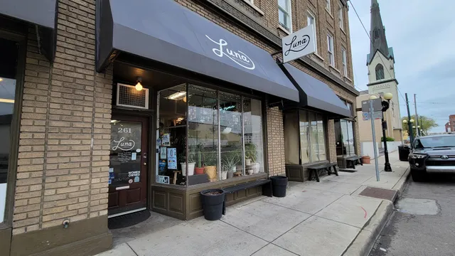 Luna Gifts & Botanicals