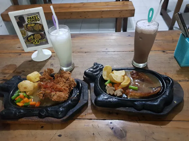 Kampoeng Steak - Ketintang