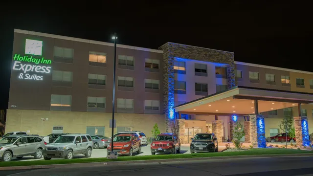 Holiday Inn Express & Suites Warsaw by IHG