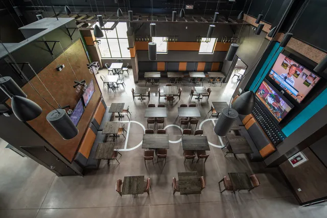 Birdies Miniature Golf Course & Sports Bar