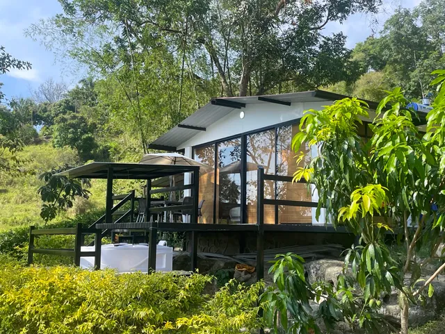 Cabañas con Piscina y Jacuzzi en La Mesa – bambuCO