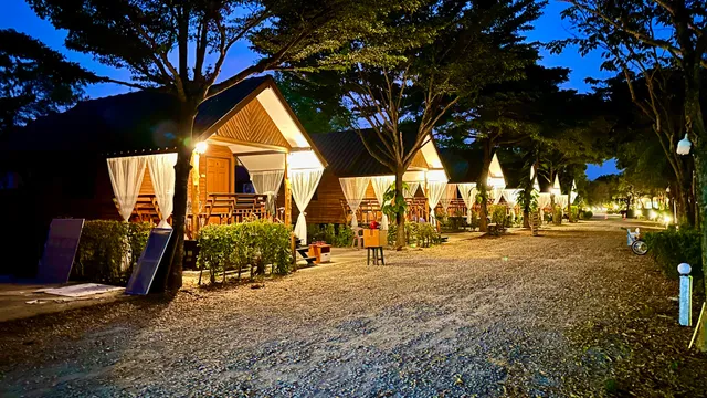 อิงน้ำท่าจีน (ท่าจีนรีสอร์ท)