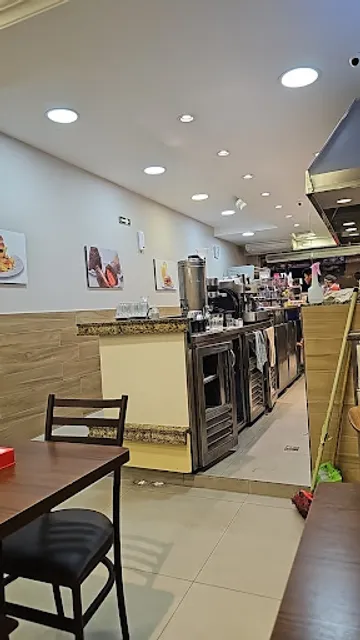 Mr. Chee - Café da manhã, Almoço e Lanches