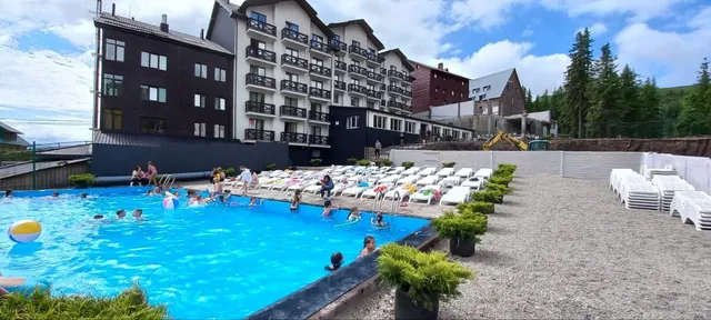 Готельно-ресторанний комплекс «Адреналін» Драгобрат